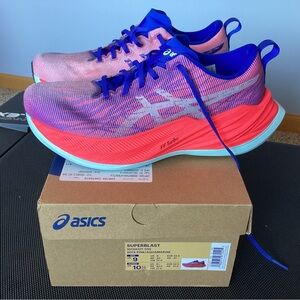 ASICS Superblast. Unisex - Men’s 9, Women’s 10 1/2.